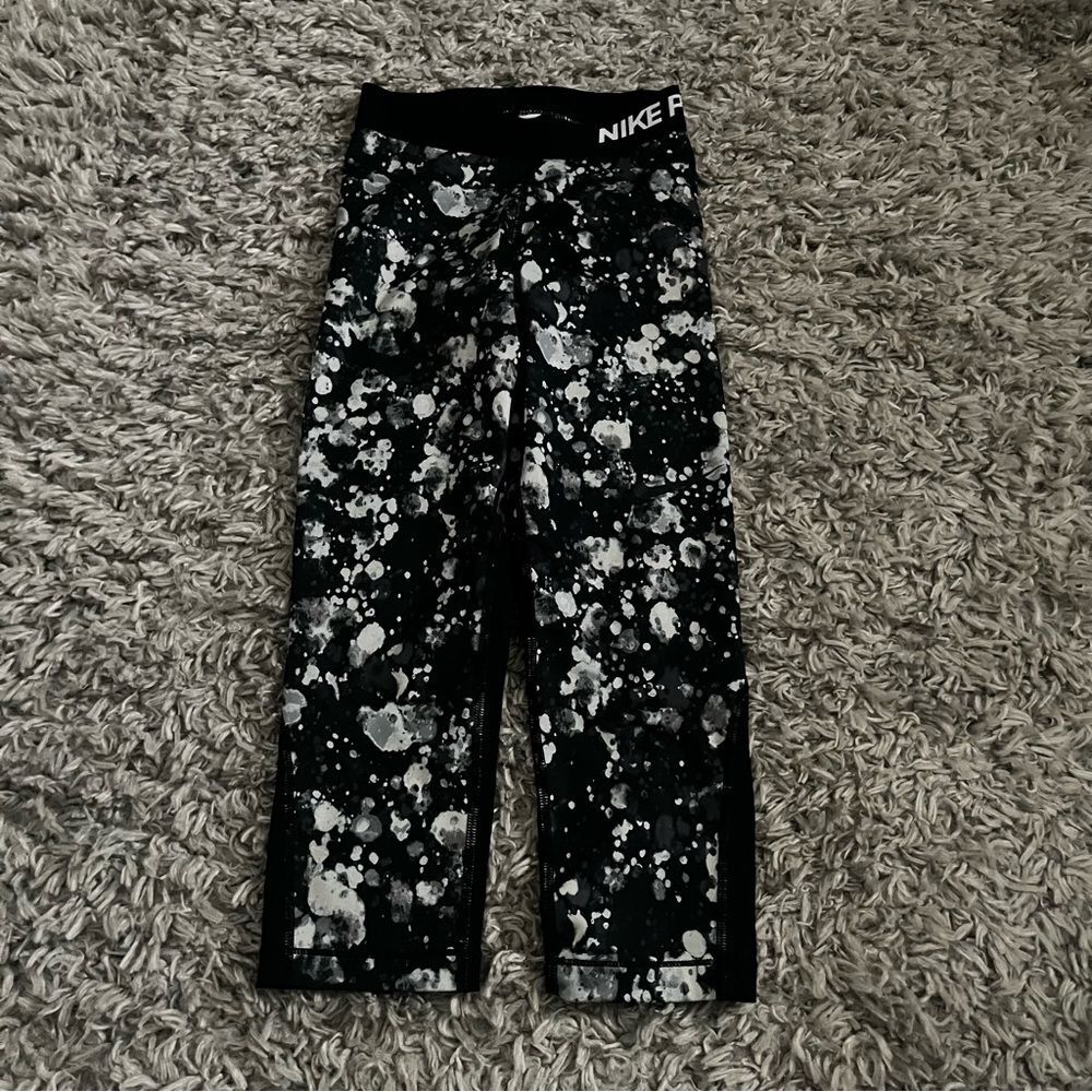 Nike pro cropped leggings size small